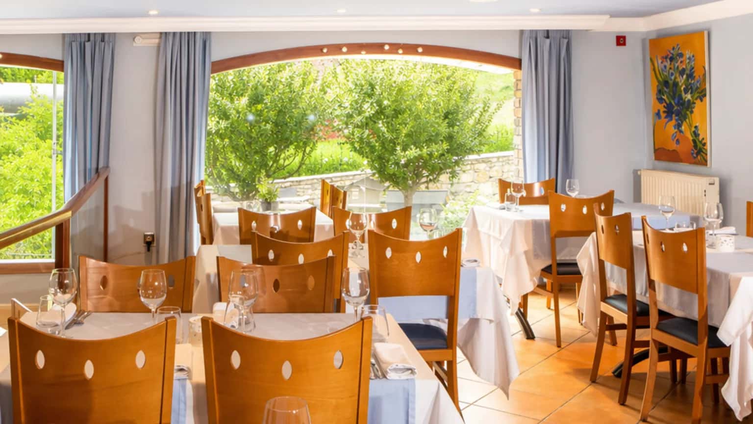 Summer dining room at Restaurant Montané
