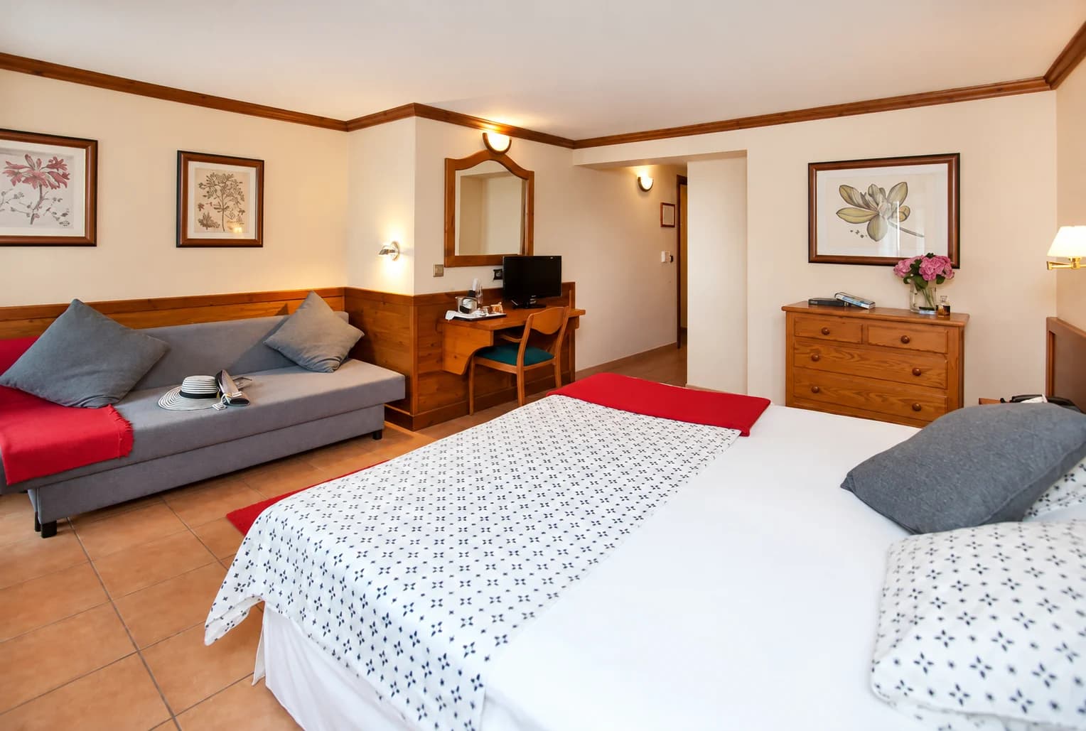 Ejemplo del interior de una habitación del Hotel Montané